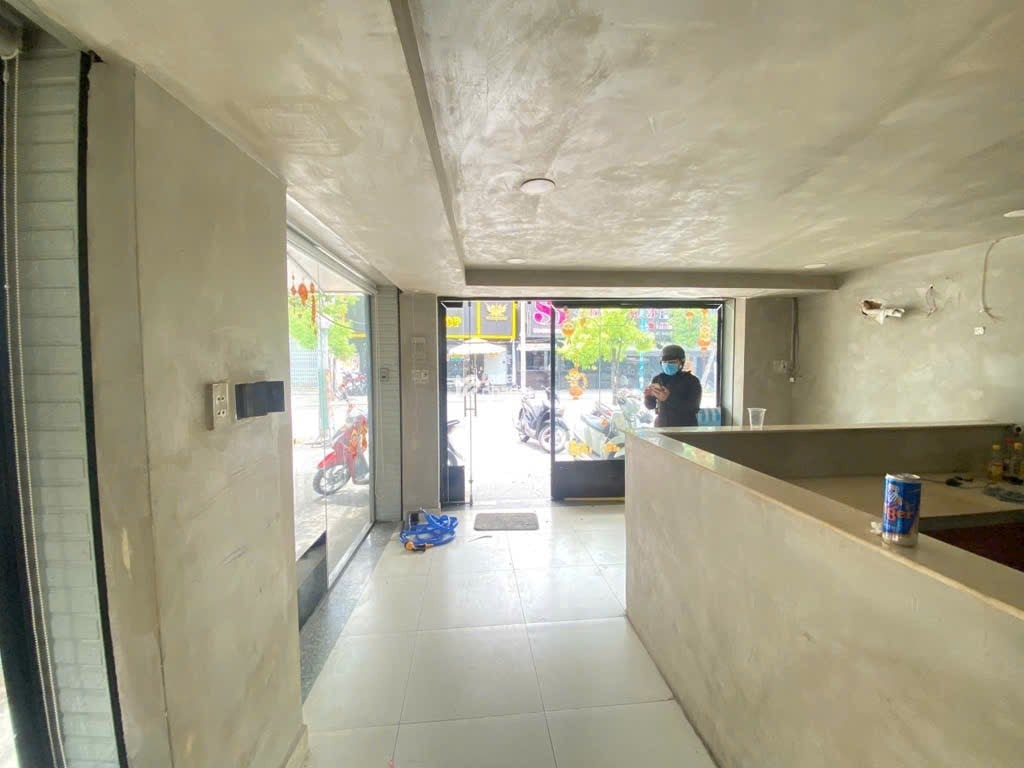 GÓC 2 MẶT TIỀN KÊNH TÂN HOÁ -TÂN PHÚ     CHO THUÊ 17TR/THÁNG       CHỈ HƠN 5 TỶ    DT: 4.3M. Nở hậu