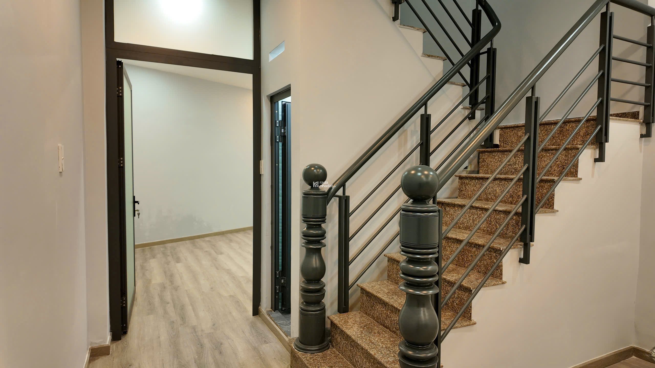 Bán nhà Mặt tiền Nguyễn Văn Giai, P.Đakao, Quận 1 -  NHỈNH 20 TỶ -4x14