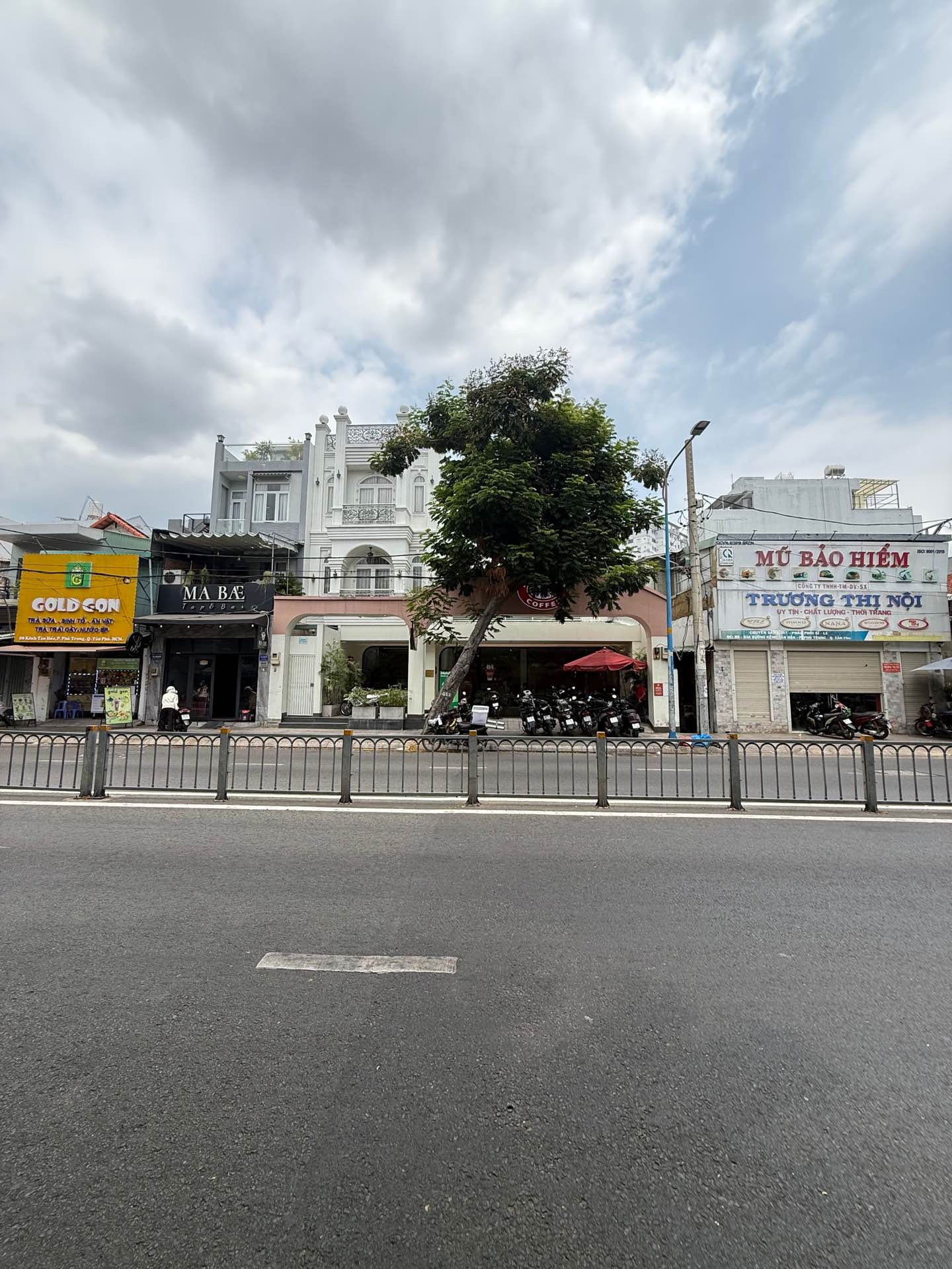 Mặt tiền Kênh Tân Hóa, 220m2, 13x17, 3 tầng, dòng tiền 77tr/tháng, Chỉ 32.5 tỷ