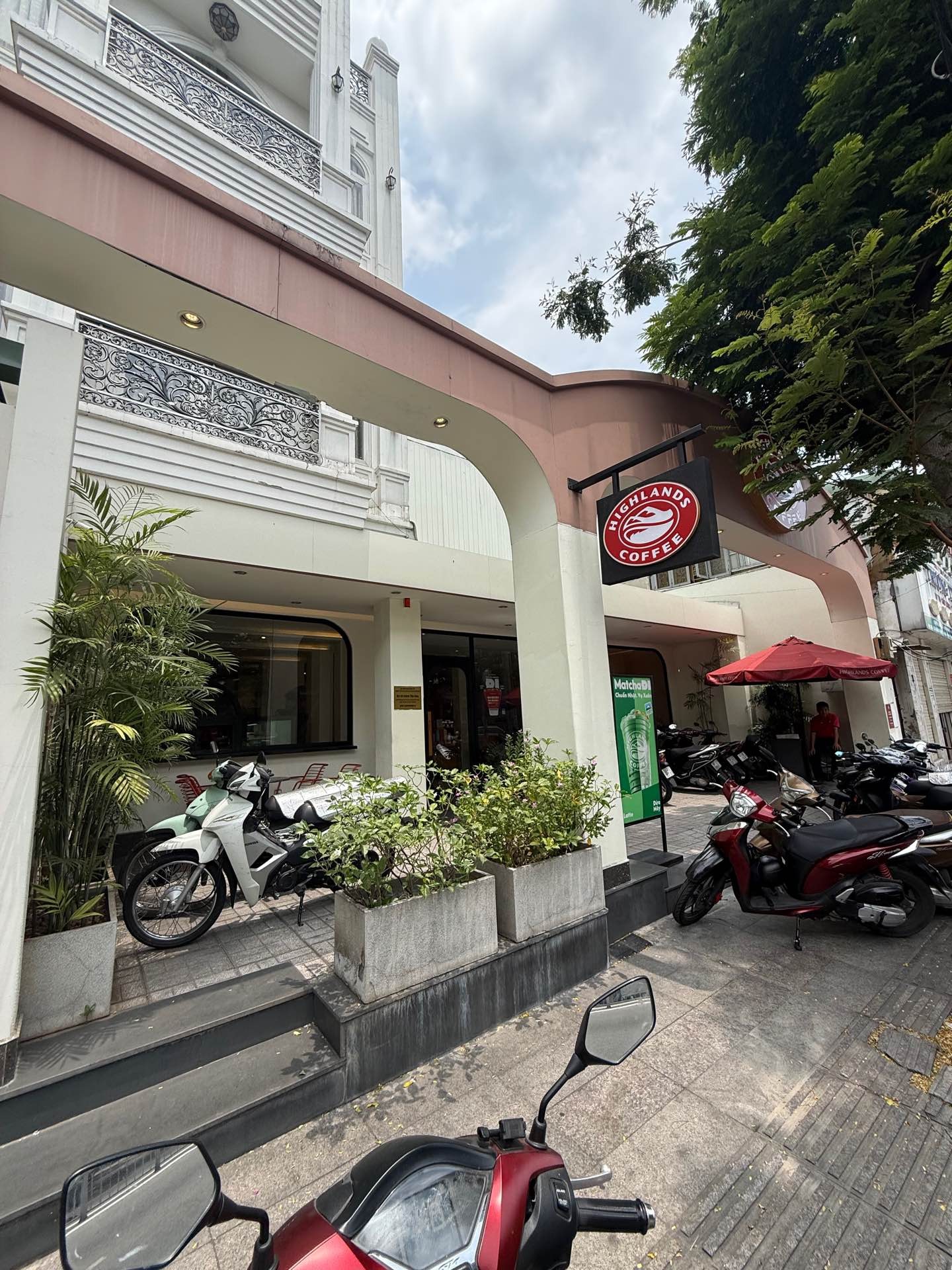 Mặt tiền Kênh Tân Hóa, 220m2, 13x17, 3 tầng, dòng tiền 77tr/tháng, Chỉ 32.5 tỷ