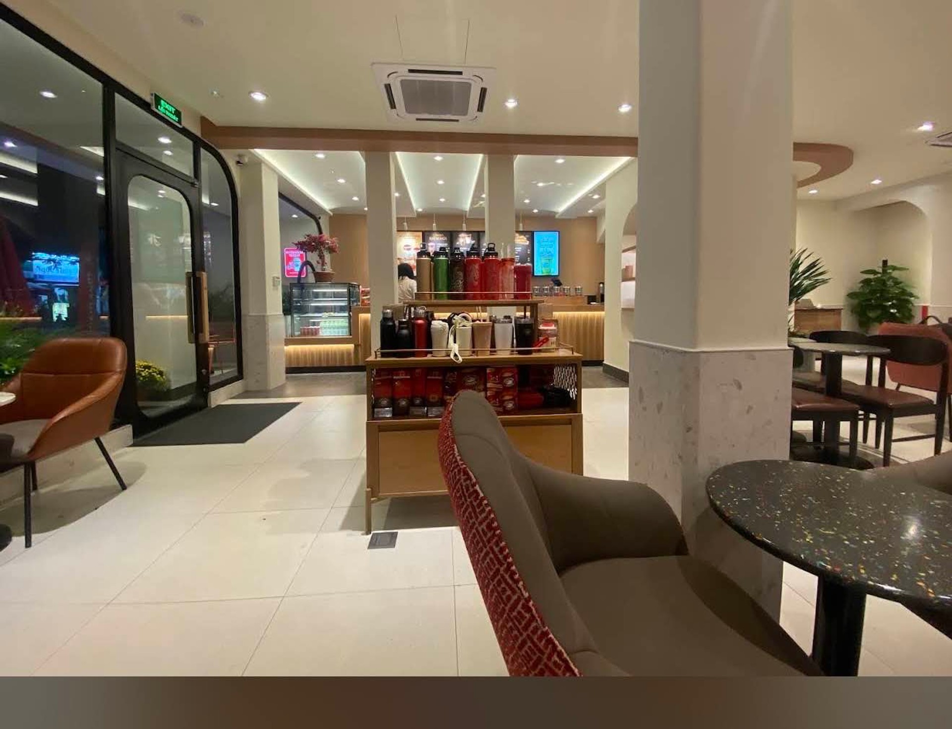 Mặt tiền Kênh Tân Hóa, 220m2, 13x17, 3 tầng, dòng tiền 77tr/tháng, Chỉ 32.5 tỷ