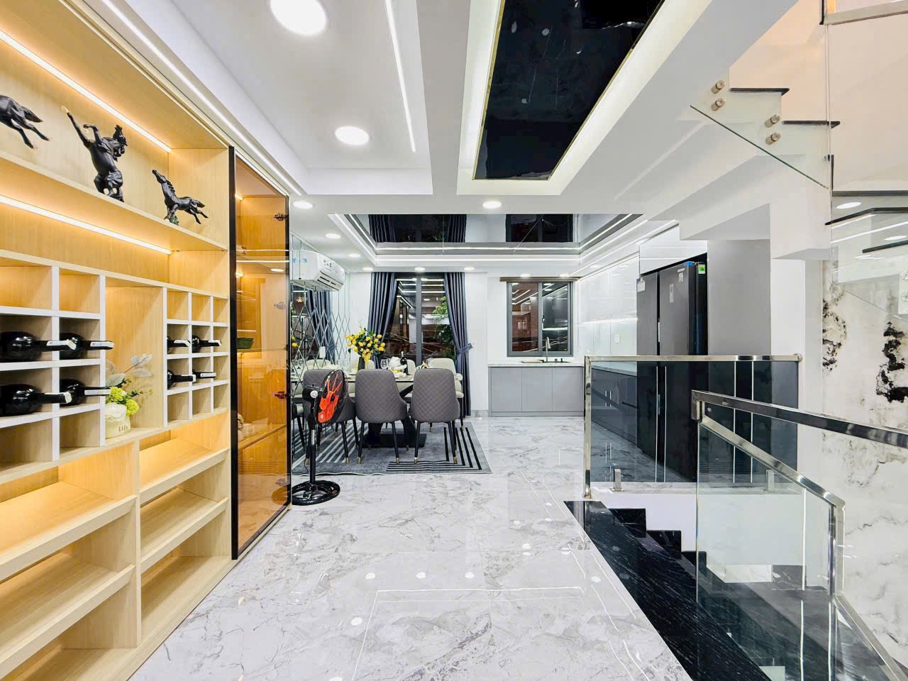 Nhà DT 56m2 giá 4tỷ8 đường Hoàng Bật Đạt P15 Tân Bình 