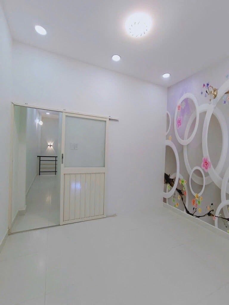 NHÀ ĐẸP - GẦN MẶT TIỀN - HẺM THÔNG - 25M2 -