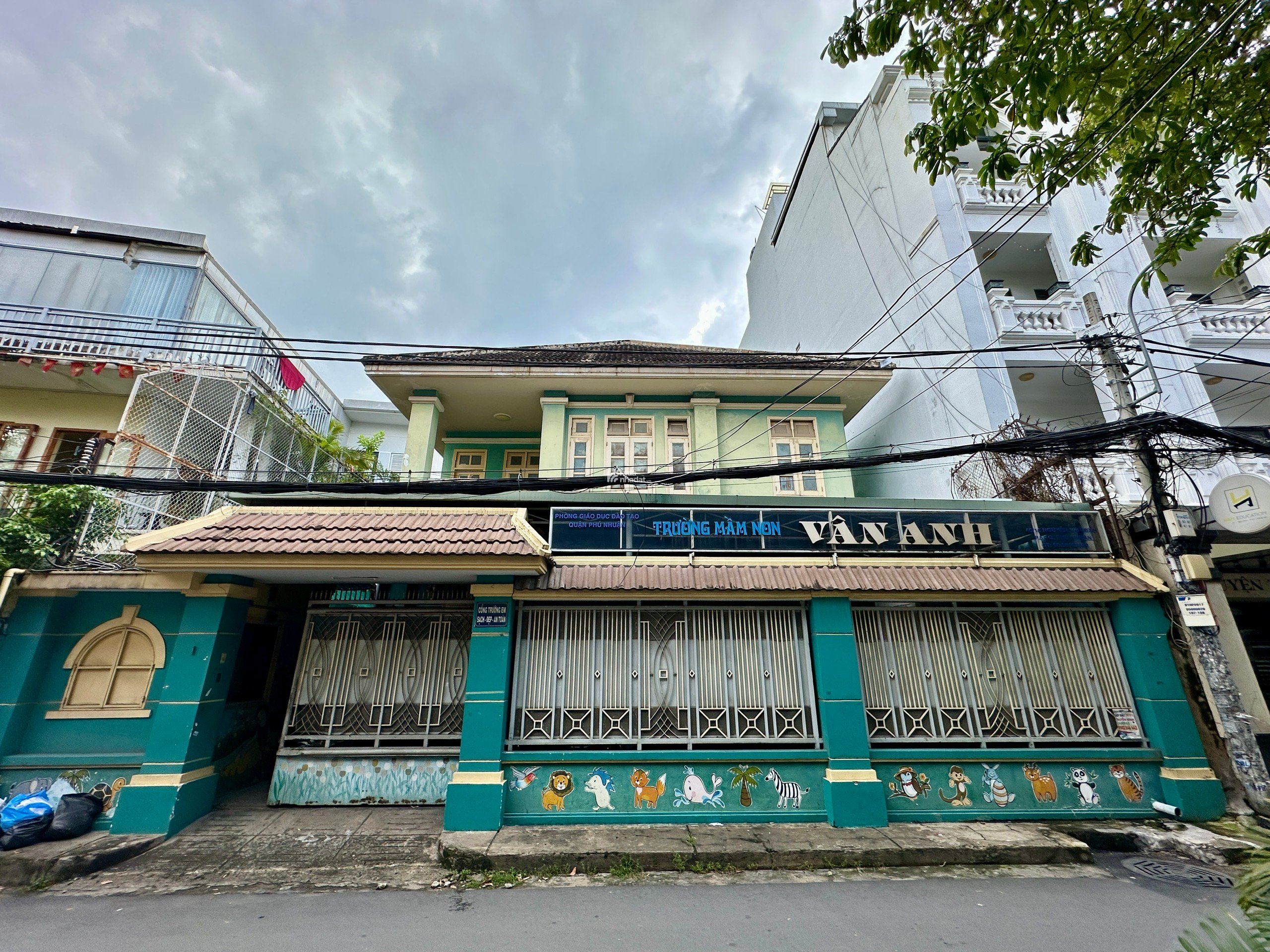 Chính chủ cho thuê biệt thự sân vườn 40/16 Nguyễn Văn Đậu, phường 5, quận Phú Nhuận