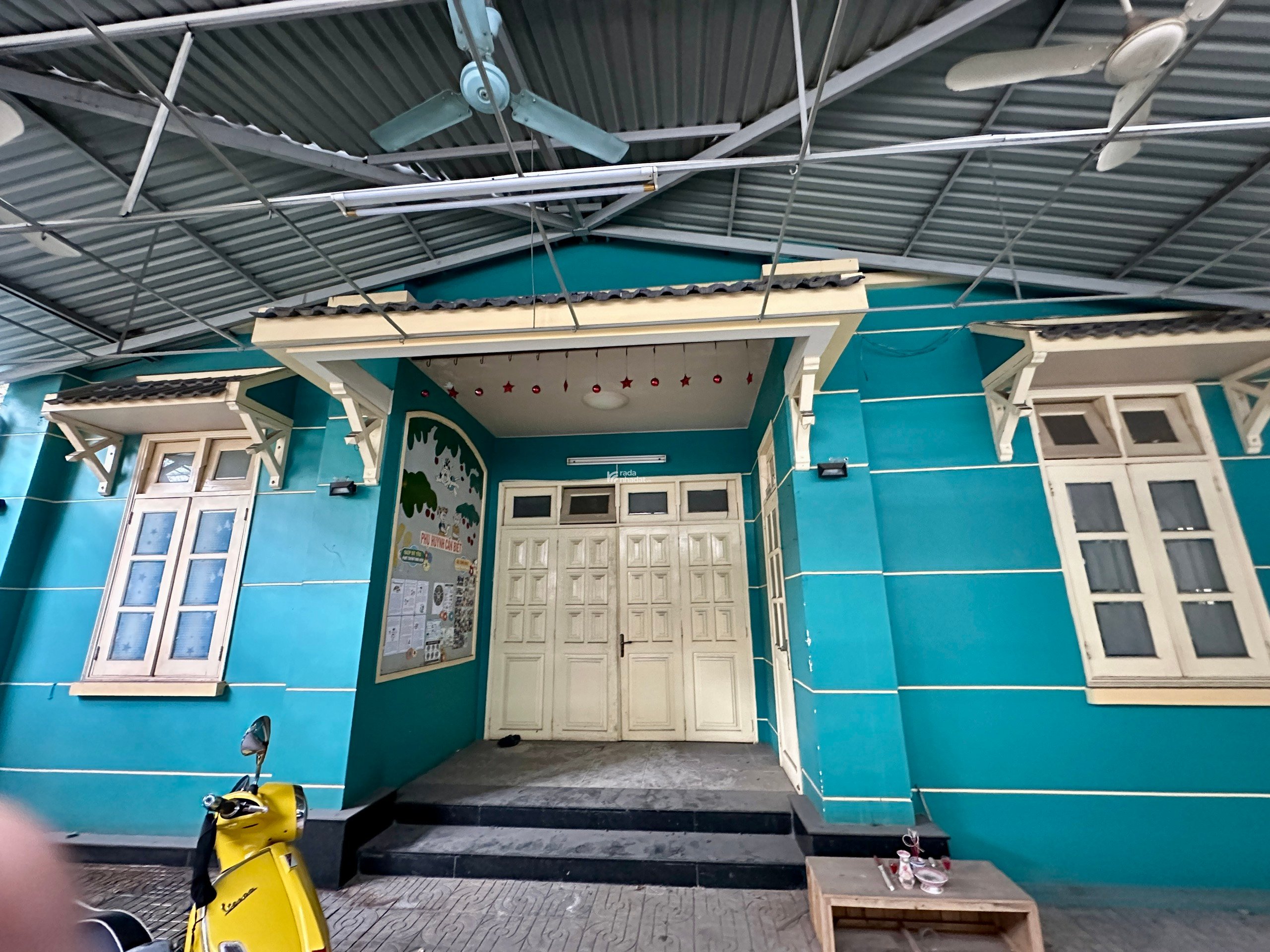 Chính chủ cho thuê biệt thự sân vườn 40/16 Nguyễn Văn Đậu, phường 5, quận Phú Nhuận