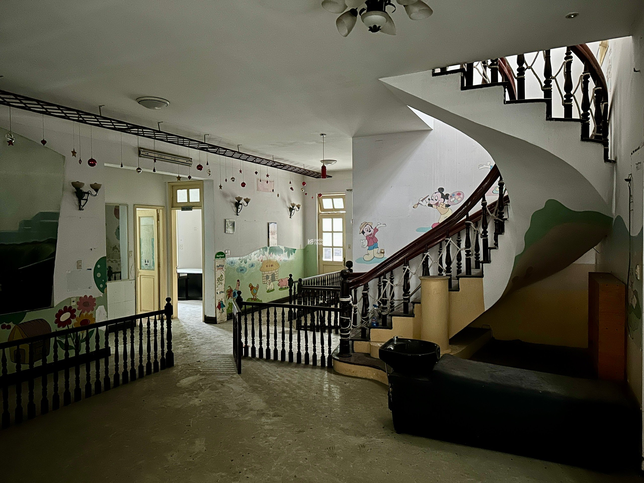 Chính chủ cho thuê biệt thự sân vườn 40/16 Nguyễn Văn Đậu, phường 5, quận Phú Nhuận