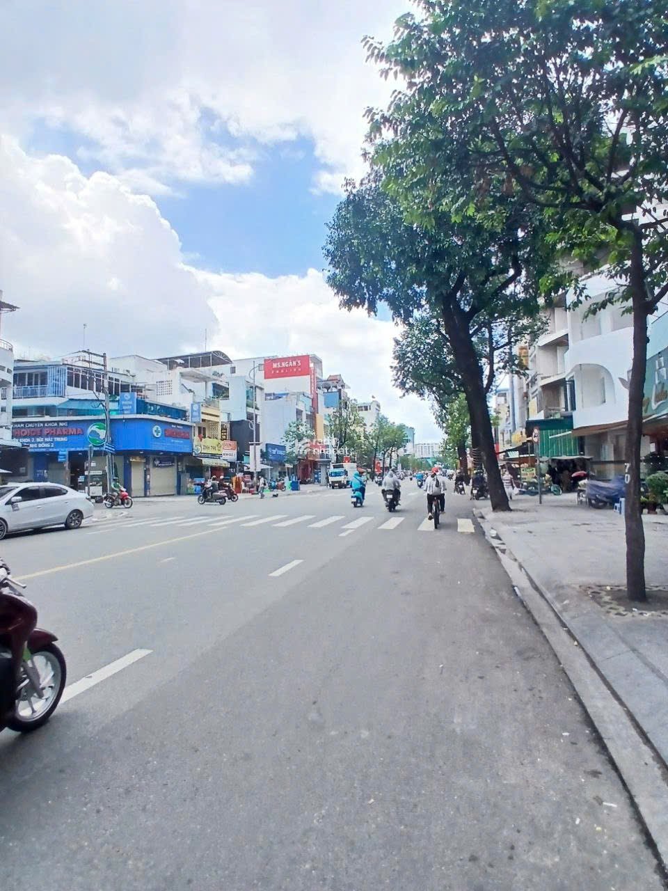 Nhà 4 tầng MT Hậu Giang P5 Q6 HĐ thuê 69tr giá 41 tỷ TL