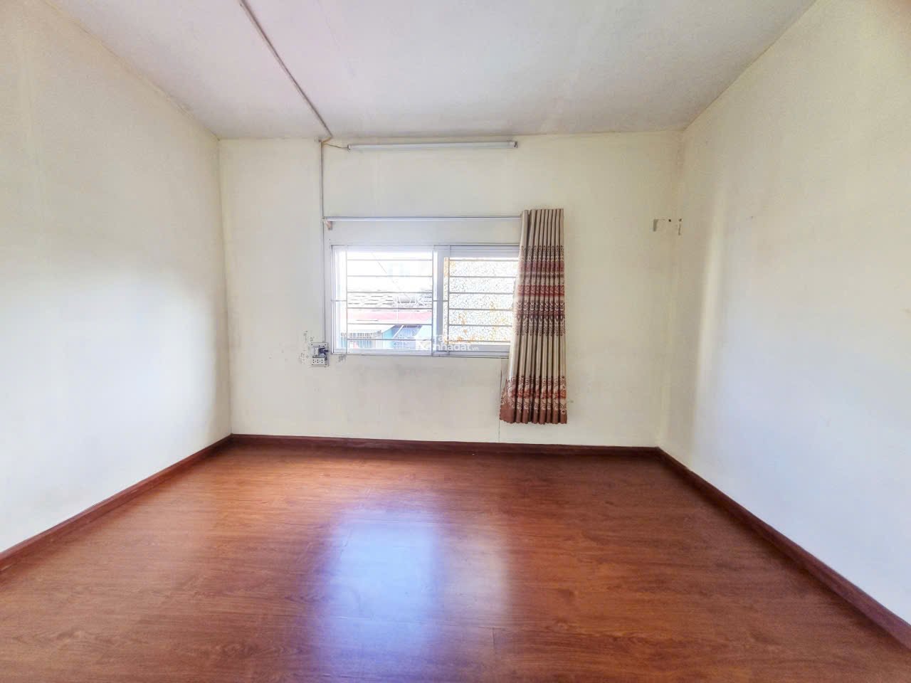 NHÀ TẬP THỂ HÀ ĐÔNG SỔ ĐỎ 43M2 SỬ DỤNG 75M2 CHỈ 3.4 TỶ 