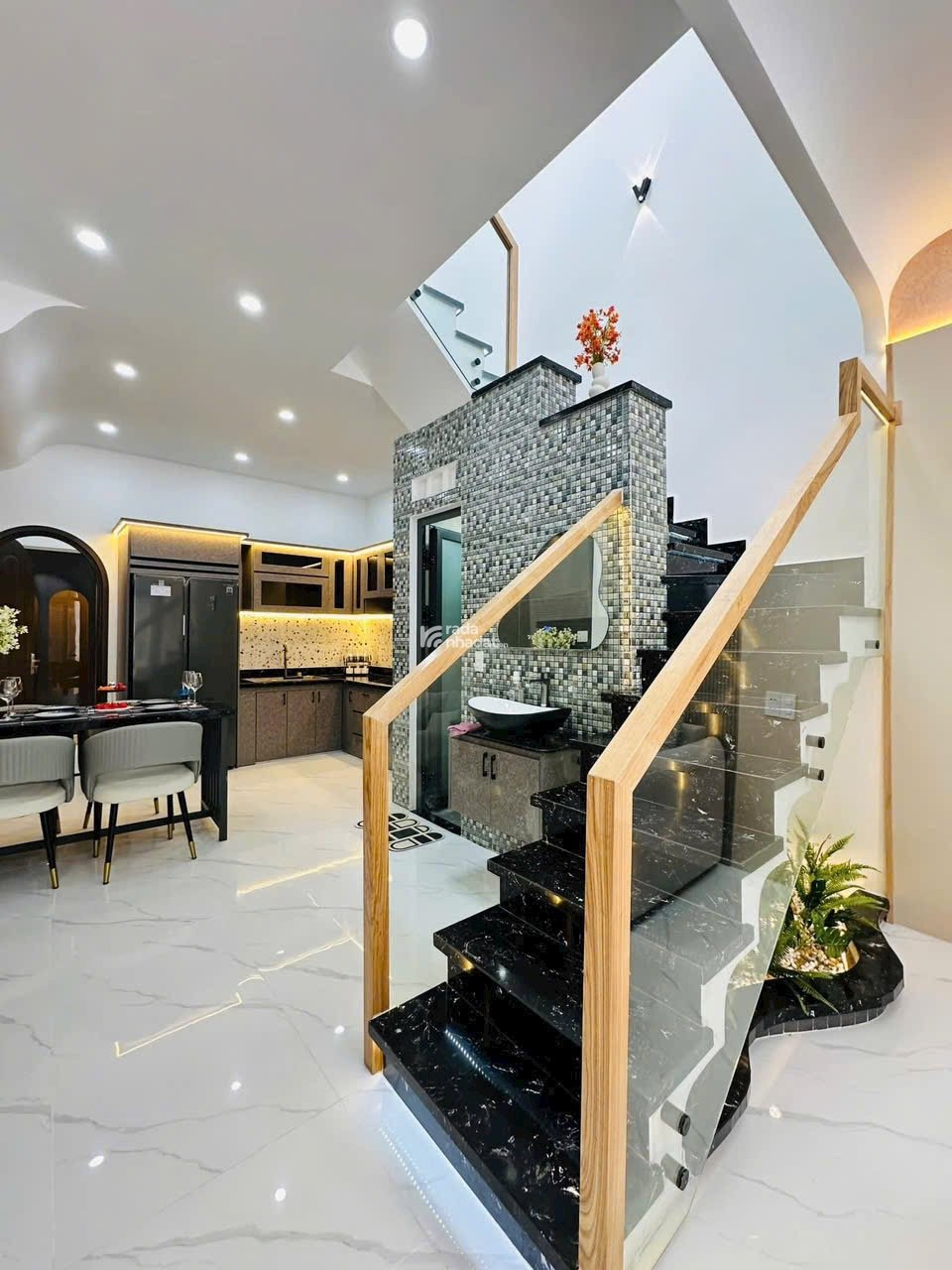 Bán nhà tại trung tâm đường Cô Giang Phú Nhuận sổ hồng riêng chính chủ 51m2