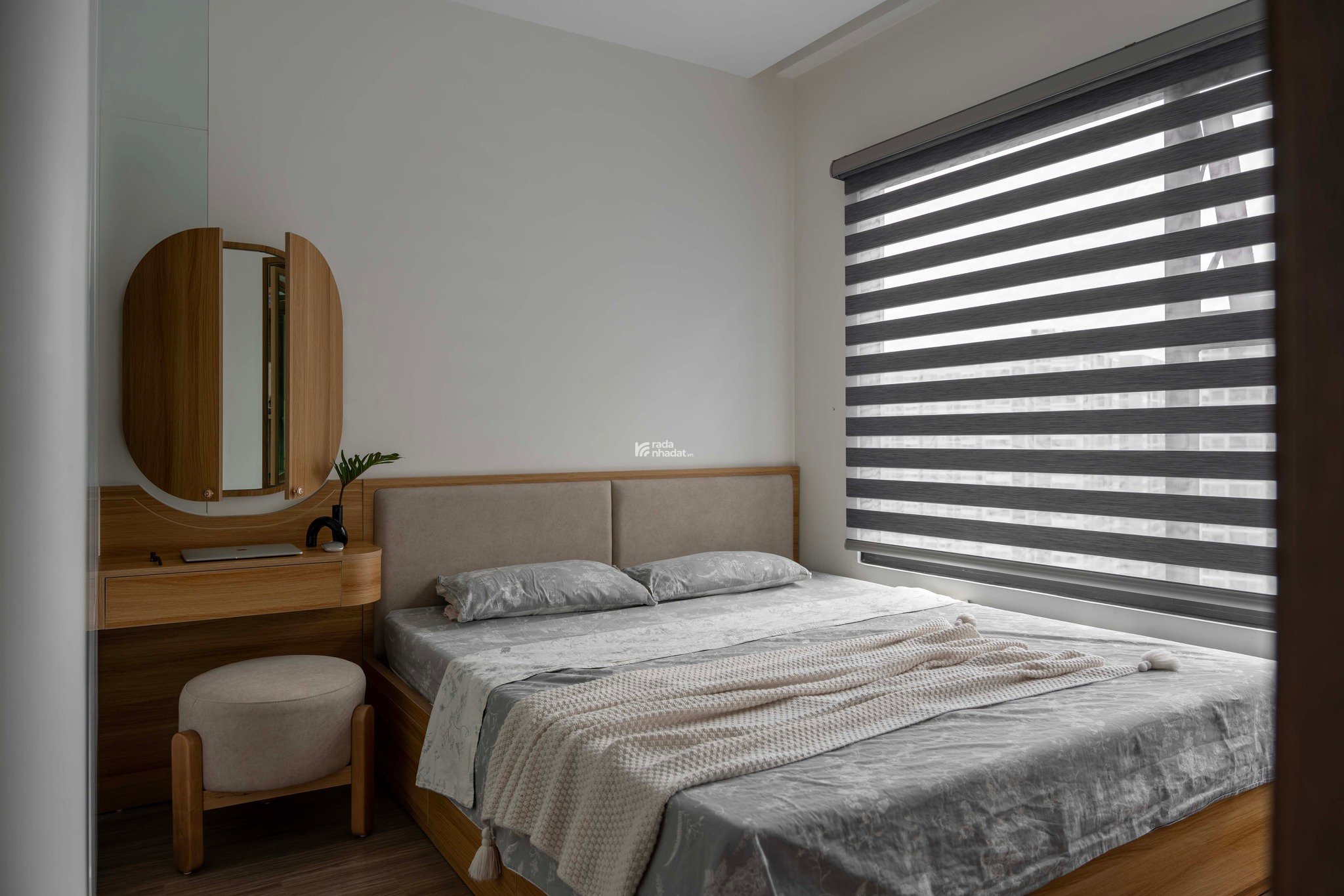 Bán nhà vị trí đẹp, đường lớn, ô tô đỗ cửa