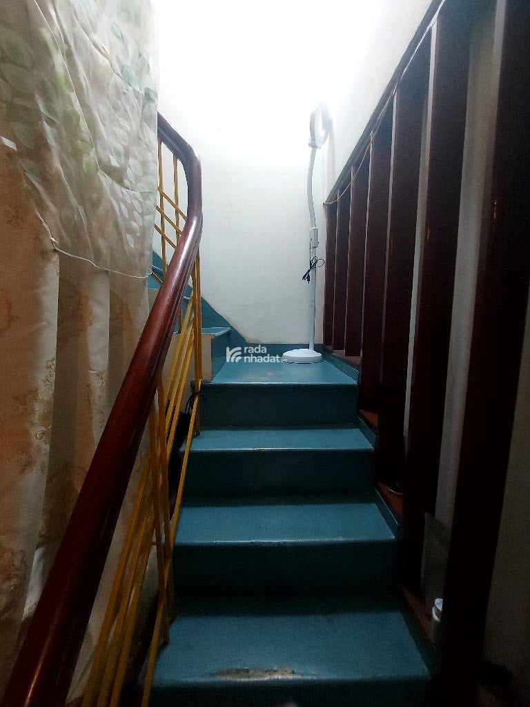 Nguyễn Thị Thập (ô tô ngủ trong nhà); 4x18m; chủ nhiệt bán; thông tứ tung; pháp lý chuẩn