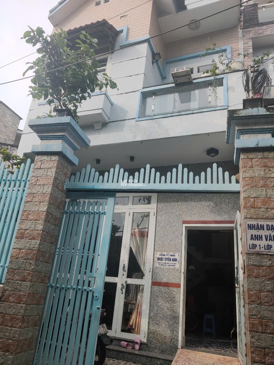 Nhà 150m2, tầng trệt": 1P.khách 1p. ănbếp 1 tolet, tầng 1 bankong P.khách 2.P. ngủ, 1 tolet. 