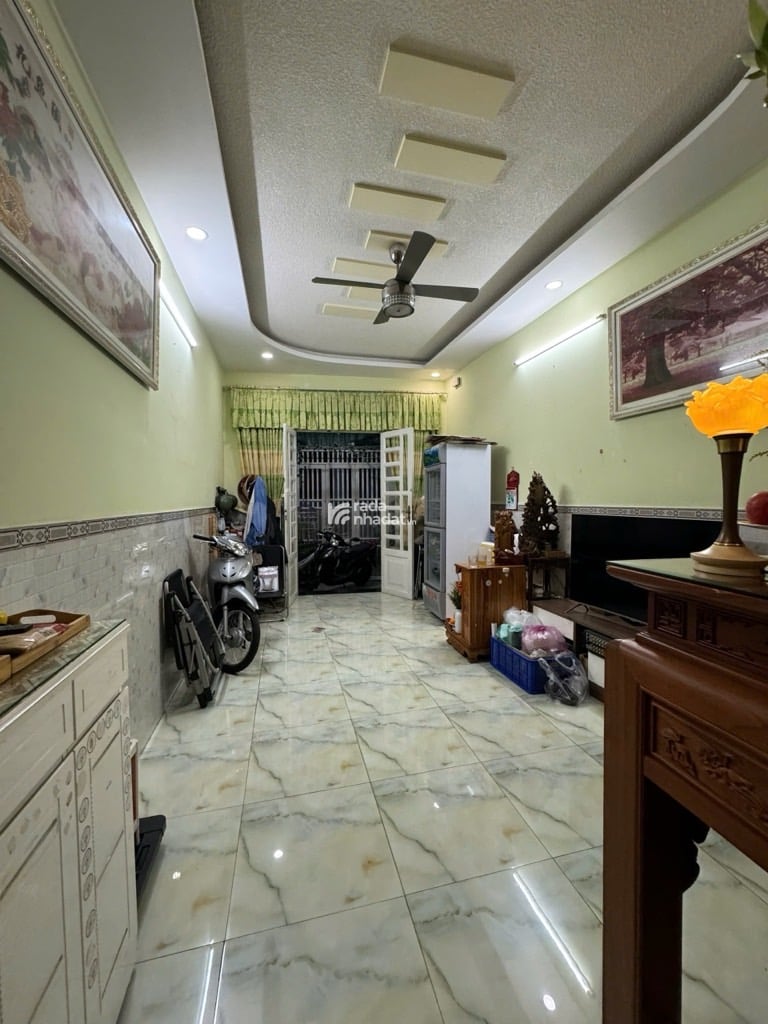 Nhà 60,2m2 (3,7m x 17m), nở hậu nhẹ, Bùi Minh Trực, P6 Q8, xây dựng kiên cố, pháp lý chuẩn.