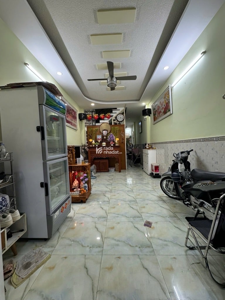 Nhà 60,2m2 (3,7m x 17m), nở hậu nhẹ, Bùi Minh Trực, P6 Q8, xây dựng kiên cố, pháp lý chuẩn.