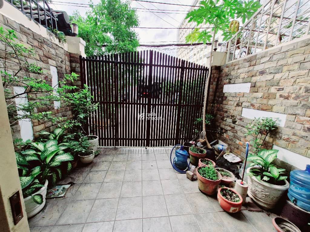 Nhà Mặt Tiền Cao Lỗ Quận 8, 4 Tầng DTSD 204m2, SHR Vuông Vức, Tiện Kinh Doanh Đa Ngành Nghề