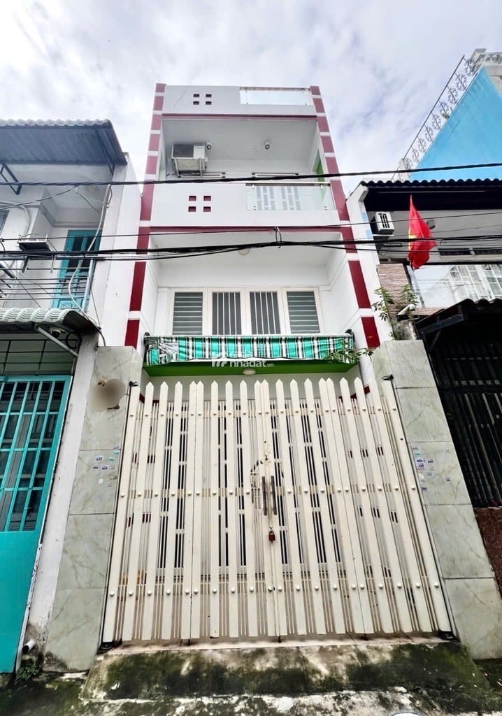 CHỦ CẦN BÁN GẤP NHÀ NGAY LÊ VĂN QUỚI -HẺM XE HƠI 