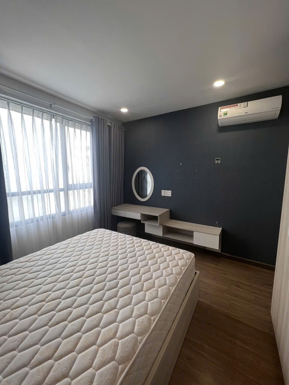 Cho thuê căn hộ 80m2, The Gold View