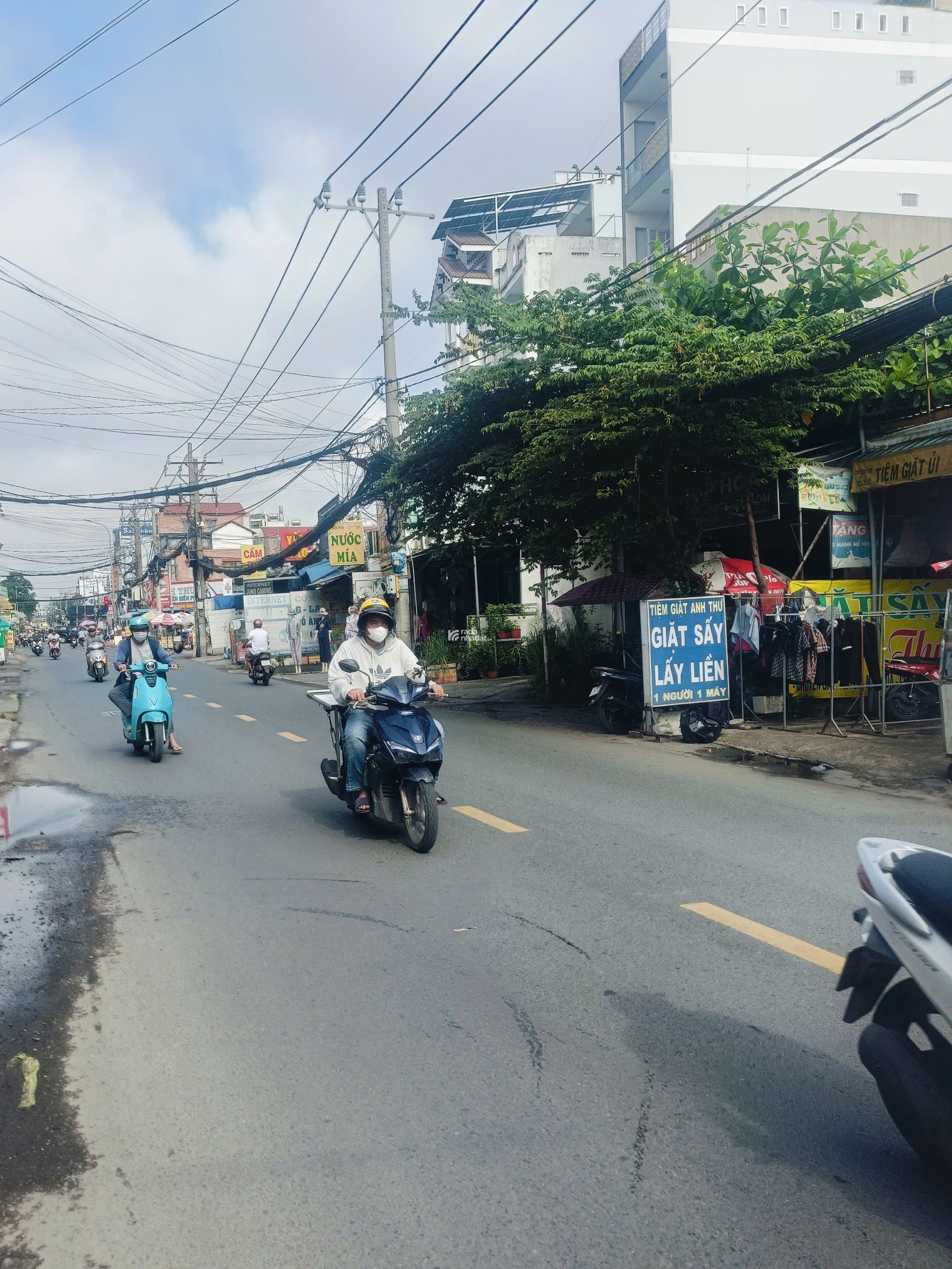 Nhà 6 tầng Thang máy. Mặt tiền Lê Lư .Q Tân Phú. Dt: 4x20m. Giá : 15 Tỷ TL