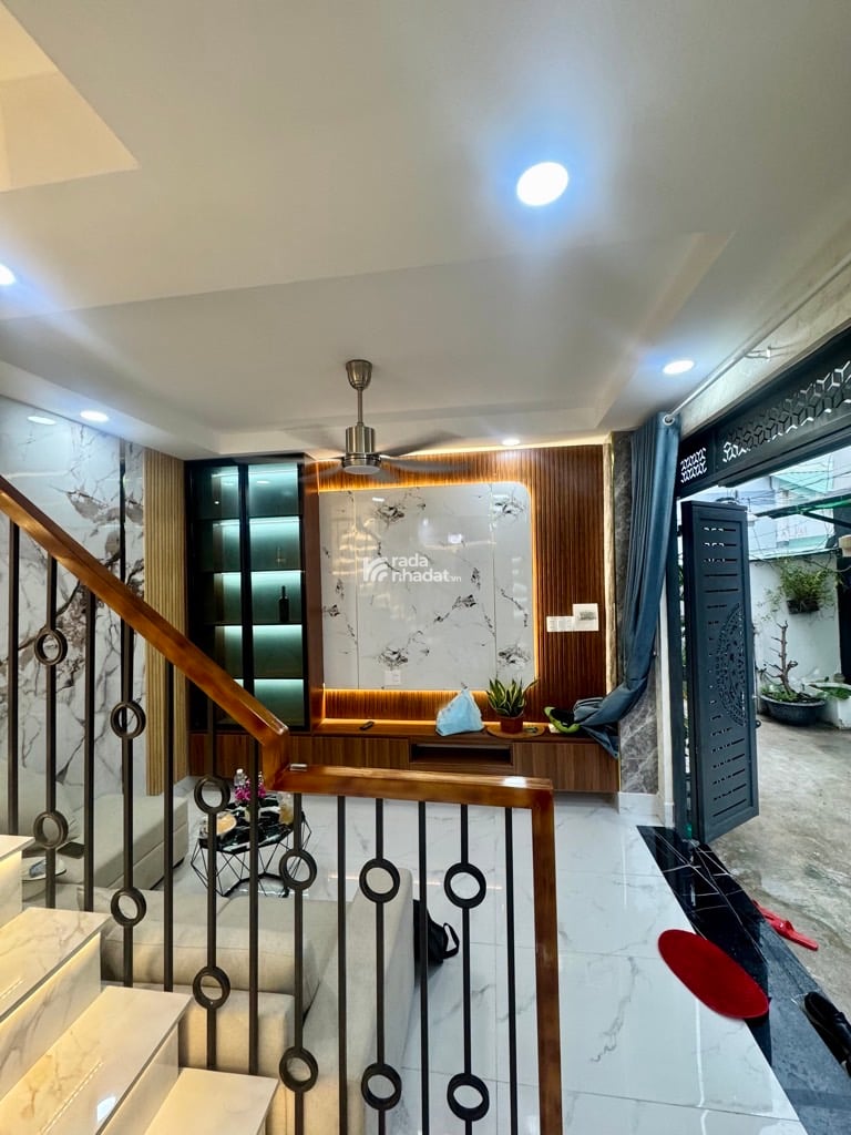 nhà chính chủ cần bán gấp, quang trung