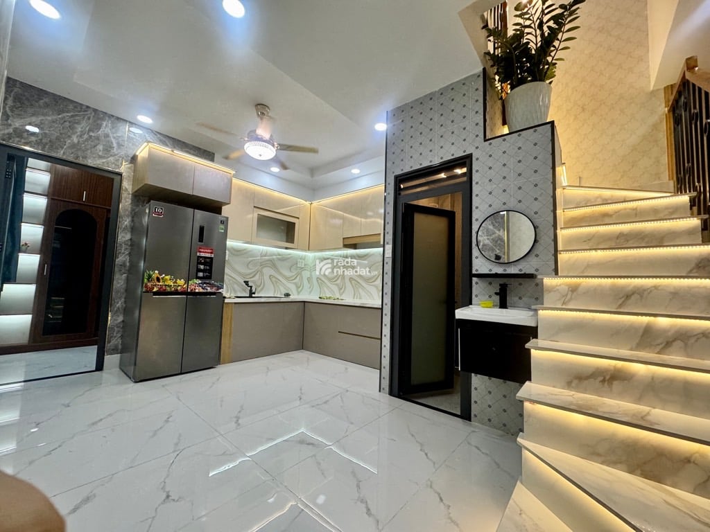 nhà chính chủ cần bán gấp, quang trung