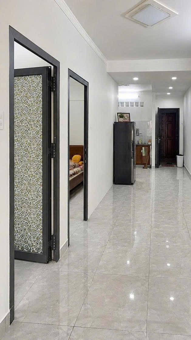 Bán chung cư Cách Mạng Tháng Tám, QUẬN TÂN BÌNH, 4.5 x 9.5m, giá 2.45 tỷ