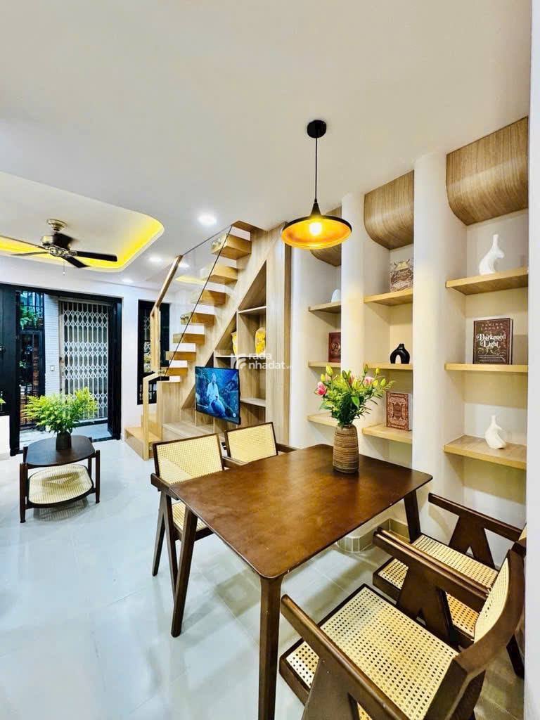 LÊN SÓNG Căn Nhà Siêu Xinh CĂN GÓC HAI MẶT HẺM - SỔ NỞ HẬU DT 33M 3PN NHỈNH 4.X TỶ