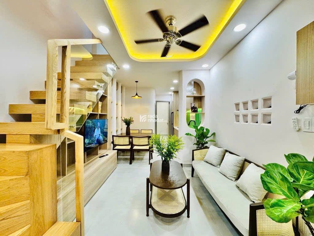 LÊN SÓNG Căn Nhà Siêu Xinh CĂN GÓC HAI MẶT HẺM - SỔ NỞ HẬU DT 33M 3PN NHỈNH 4.X TỶ