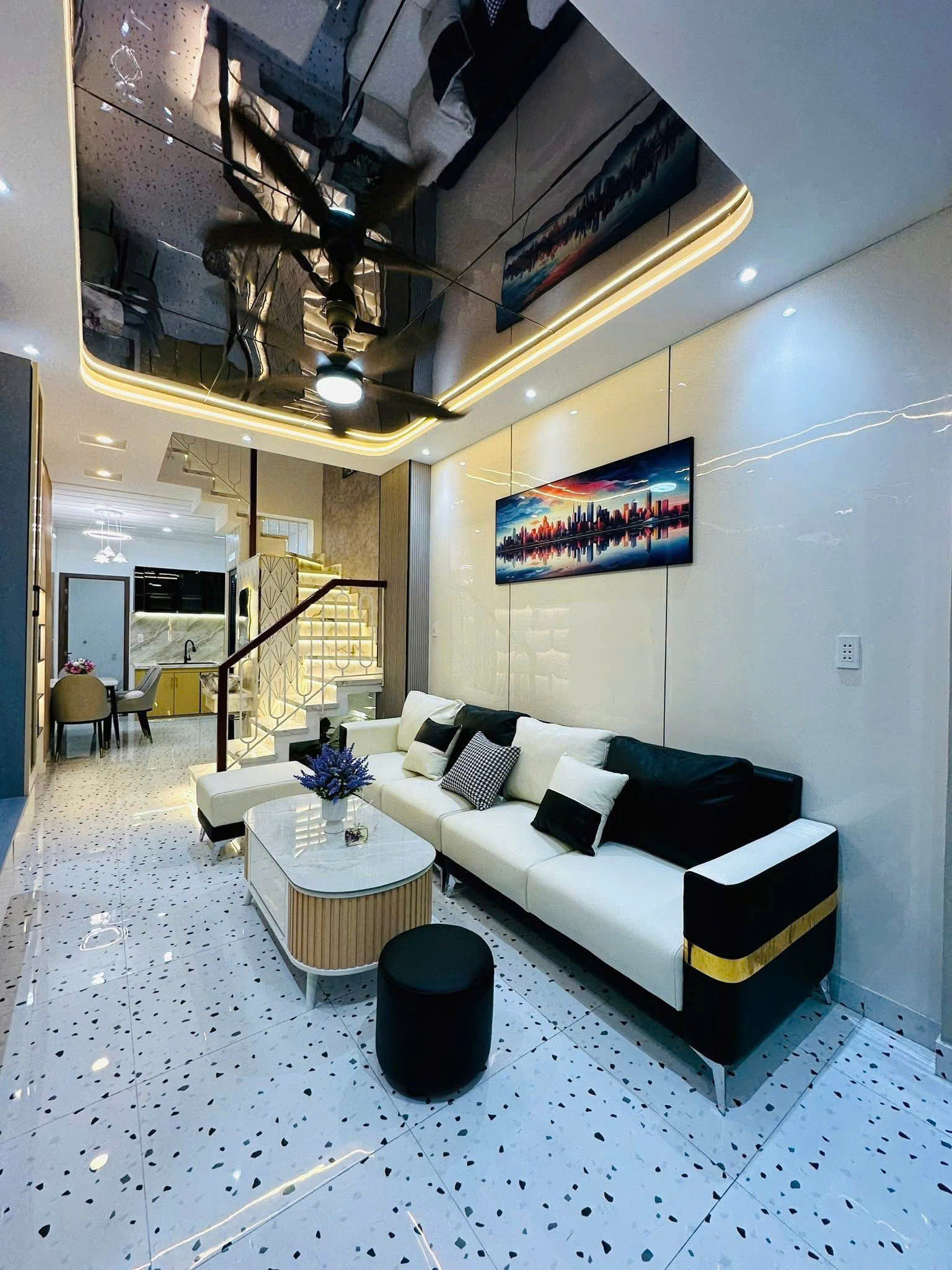 Siêu phẩm Lê Văn Sỹ P14 Q3  GIÁ 3TỶ5, sở hữu ngay nhà ở, HXH, trung tâm SG,  LH để xem nhà