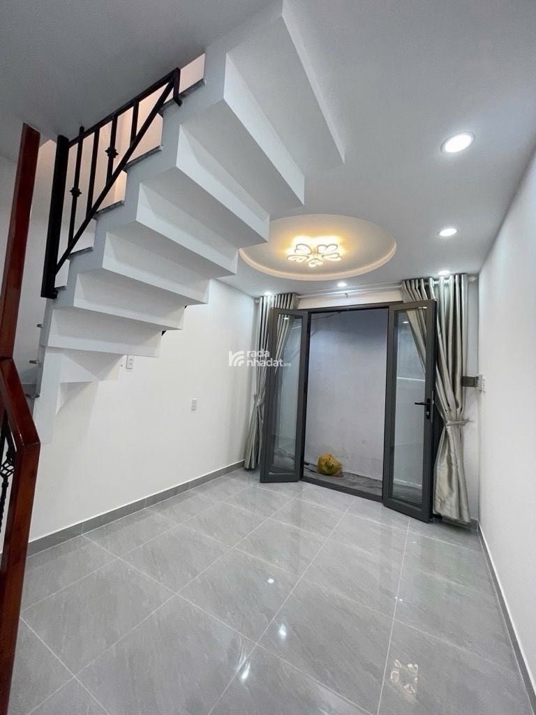 Vị trí: Nhà 1/ cách mặt tiền chỉ 20m; 3p qua tới Aeon MALL Tân Phú.- Diện tích: 20m2.- Kết cấu: 1 t