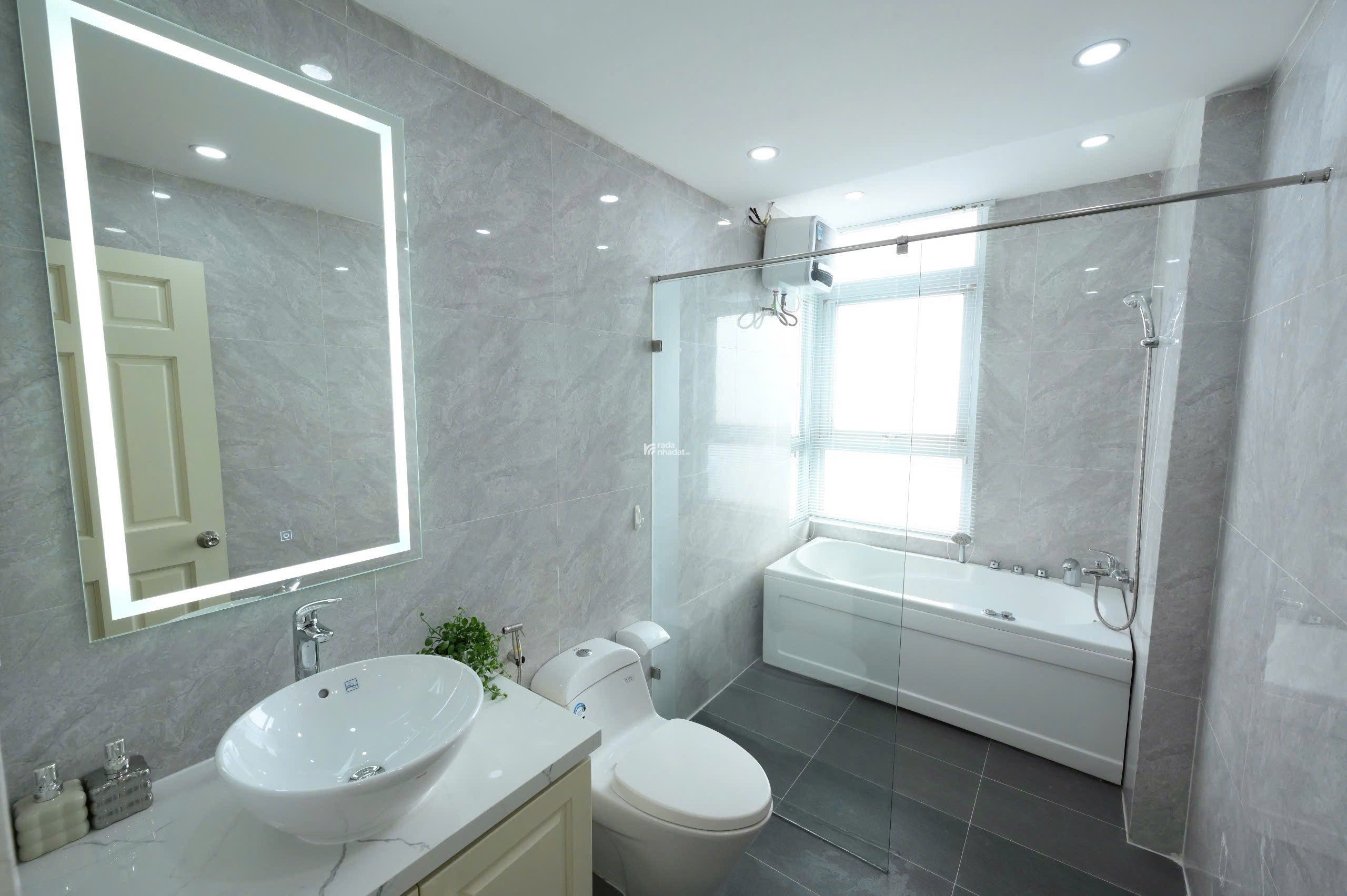 Bán nhanh căn hộ Star Hill, PMH, Q7, 112m2, TK 3PN, 1PLV, nhà đẹp, giá chỉ 10,2 tỷ 