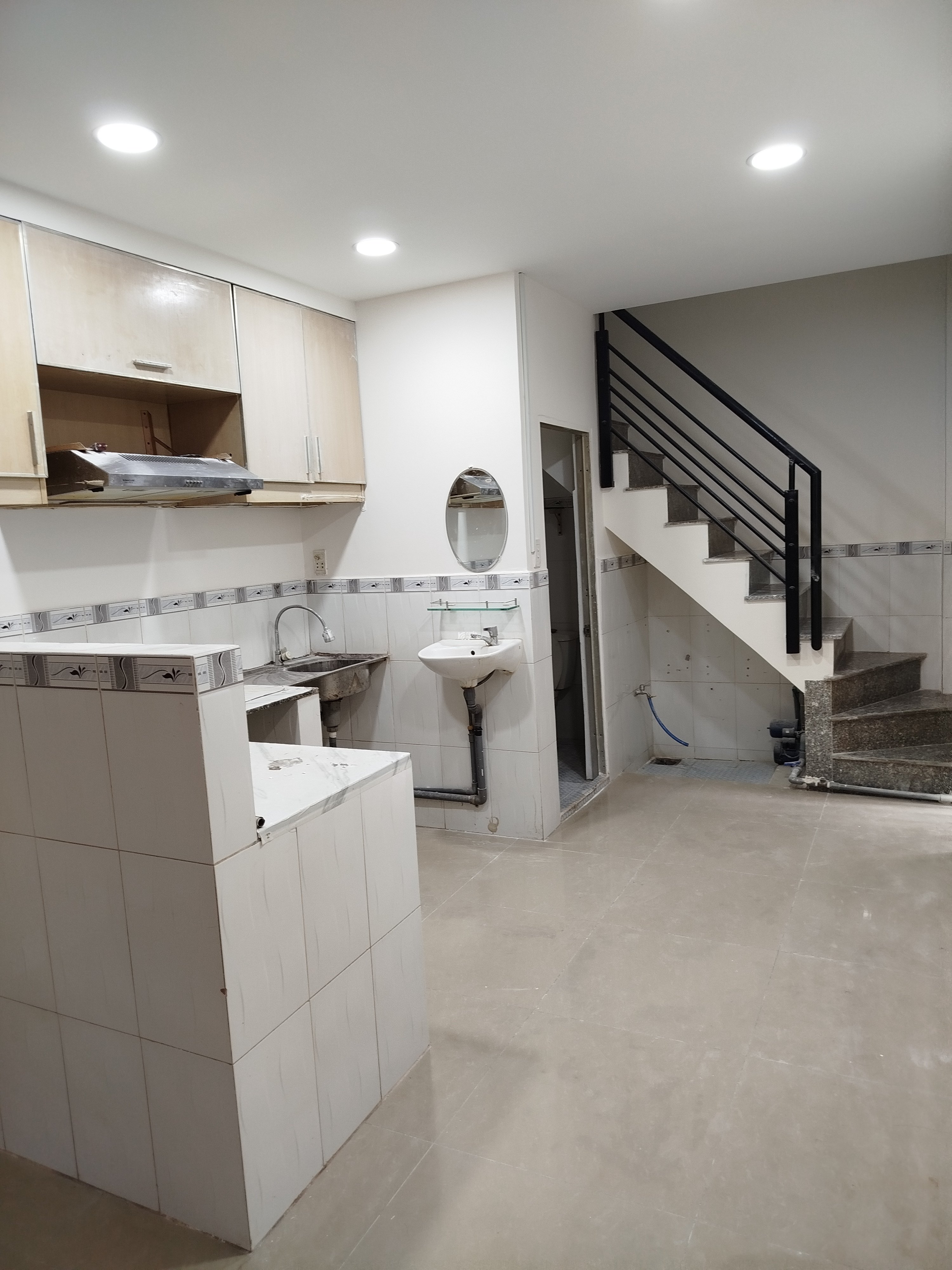Bán nhà Q8...1 trệt 1 lửng 1 lầu