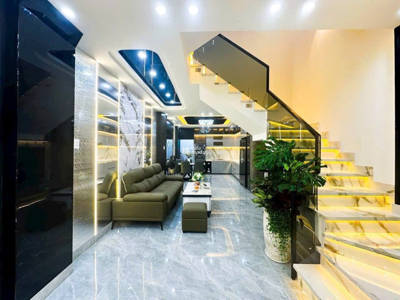 Nhà đẹp giá ngộp ngay Phạm Hữu Chí, Quận 5, 60m2 thích hợp mua ở hoặc cho thuê giá 4 tỷ 250 TL