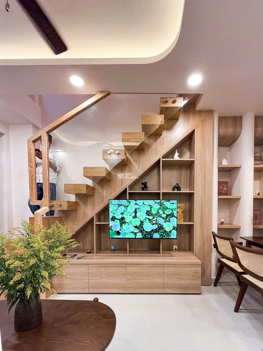 Nhà đẹp full nội thất cao cấp ngay Tầm Vu, Bình Thạnh, 40m2 gần công viên bến xe SHR giá 2 tỷ 680TL