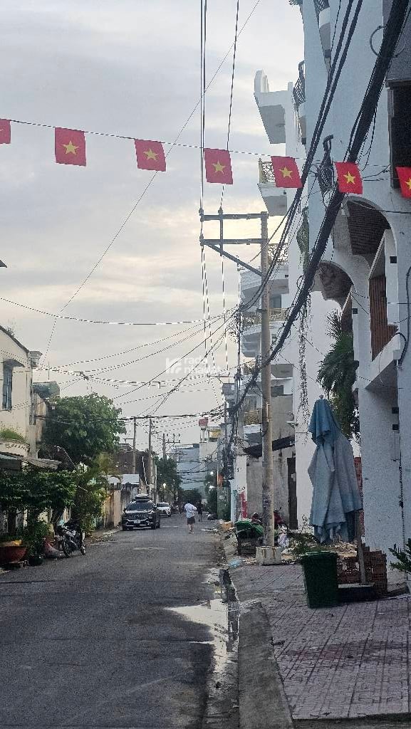 CHỦ ĐANG XÂY FULL SẮP HOÀN THIÊN LÔ SỐ 6, 5 TẦNG HOÀN CÔNG, ĐƯỜNG 8M 