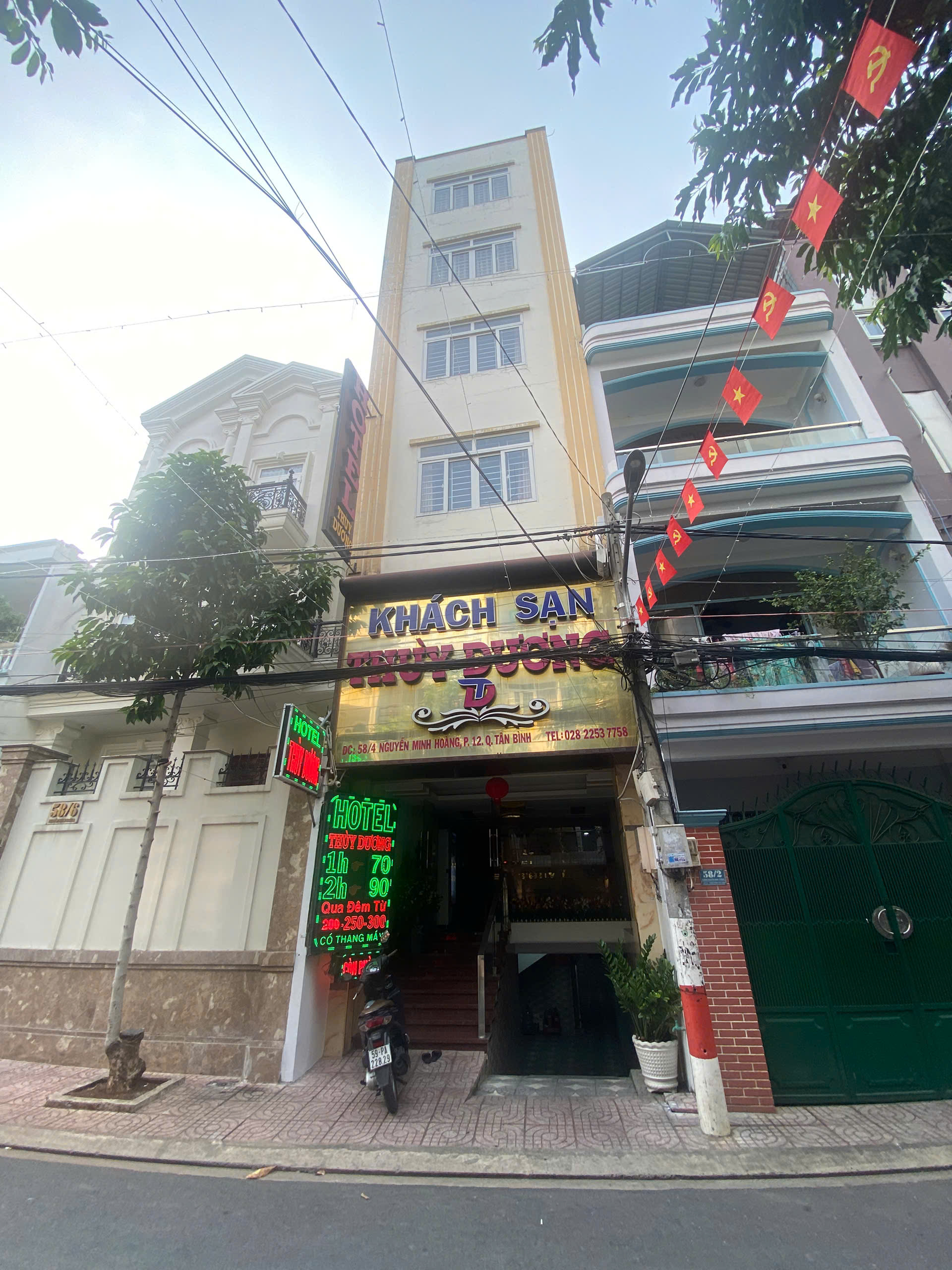 Bán khách sạn khu K300  Nguyễn Minh Hoàng Tân Bình 19 tỷ