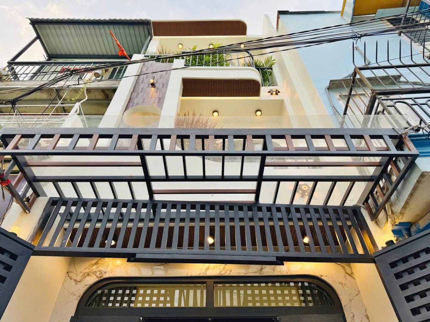 Cuối năm hạ giá 200tr chủ kẹt vốn bán gấp nhà 4 Tỷ300 đường Lê Văn Sỹ P10 Phú Nhuận , sổ hồng riêng