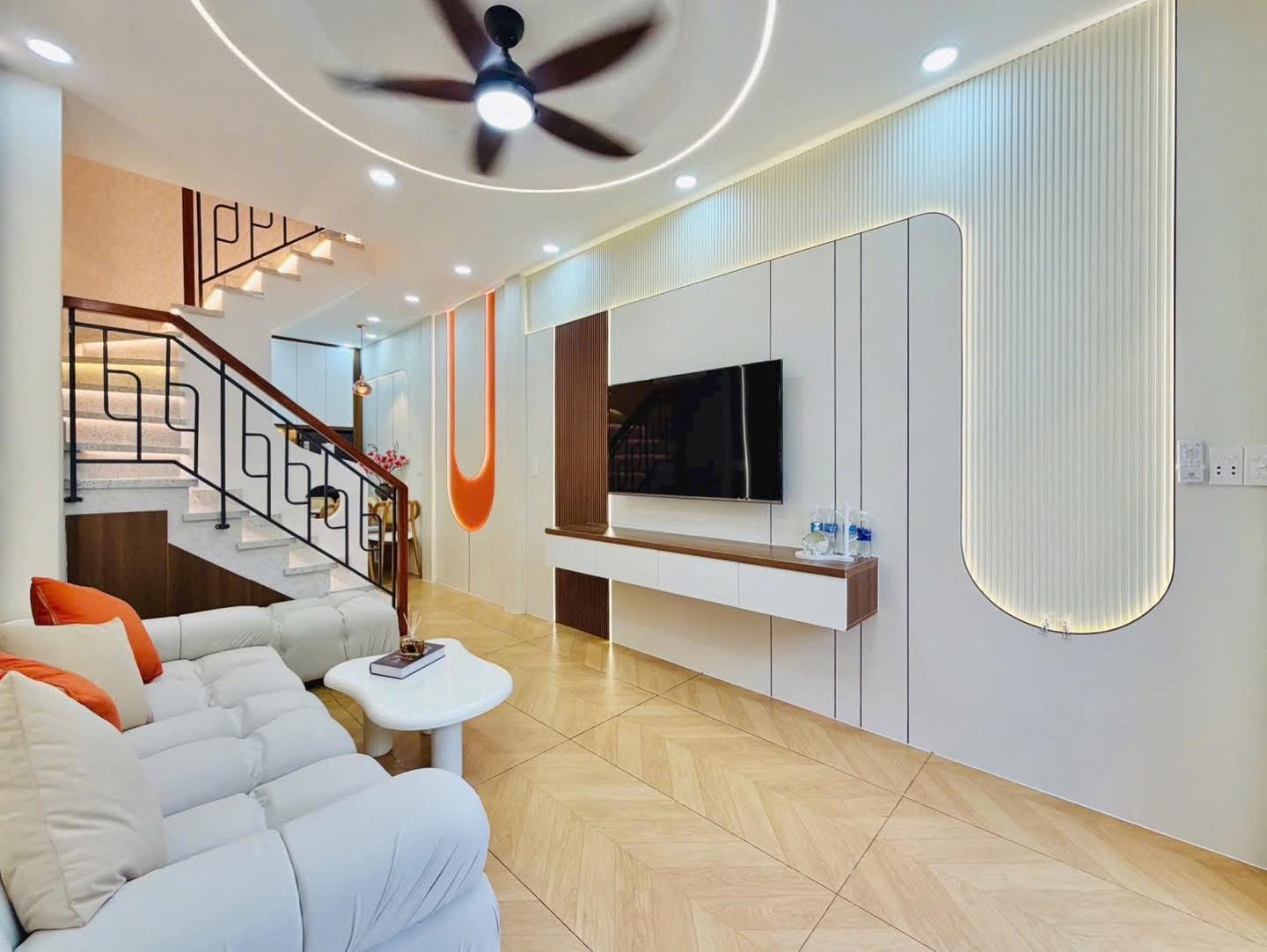 Cuối năm hạ giá 200tr chủ kẹt vốn bán gấp nhà 4 Tỷ300 đường Lê Văn Sỹ P10 Phú Nhuận , sổ hồng riêng