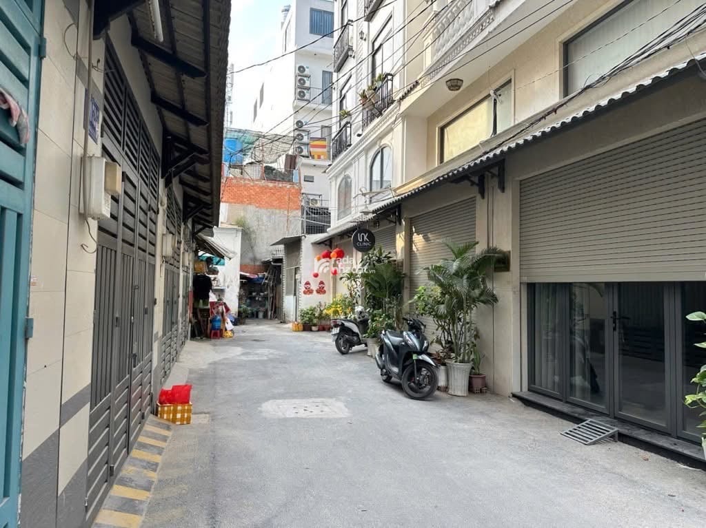 NHÀ 4 TẦNG PHẠM VĂN CHIÊU - HẺM XE HƠI - 4x15 - KHU PHÂN LÔ - DÂN TRÍ - CHỈ 7.6 TỶ TL