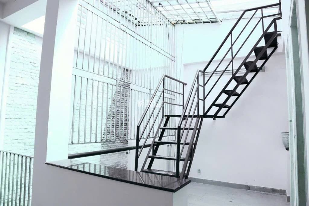 BÁN NHÀ HẺM CÔNG AN ĐƯỜNG TRẦN HƯNG ĐẠO QUẬN 1- 31.5 TỶ TL 