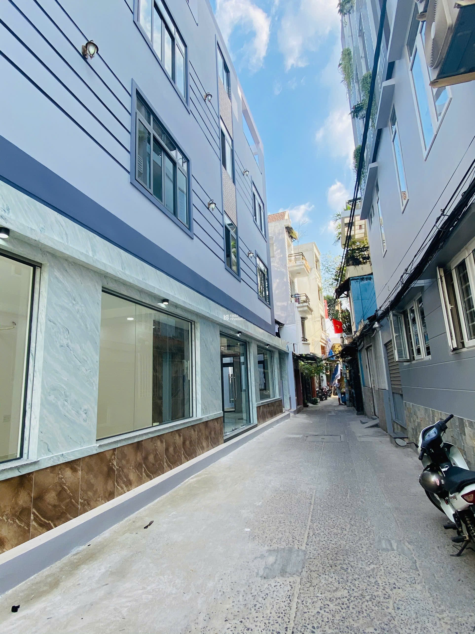 25,3 TỶ . NHÀ MỚI 4 TẦNG  THANG MÁY  ĐƯỜNG TÔN THẤT TÙNG, Q.1
