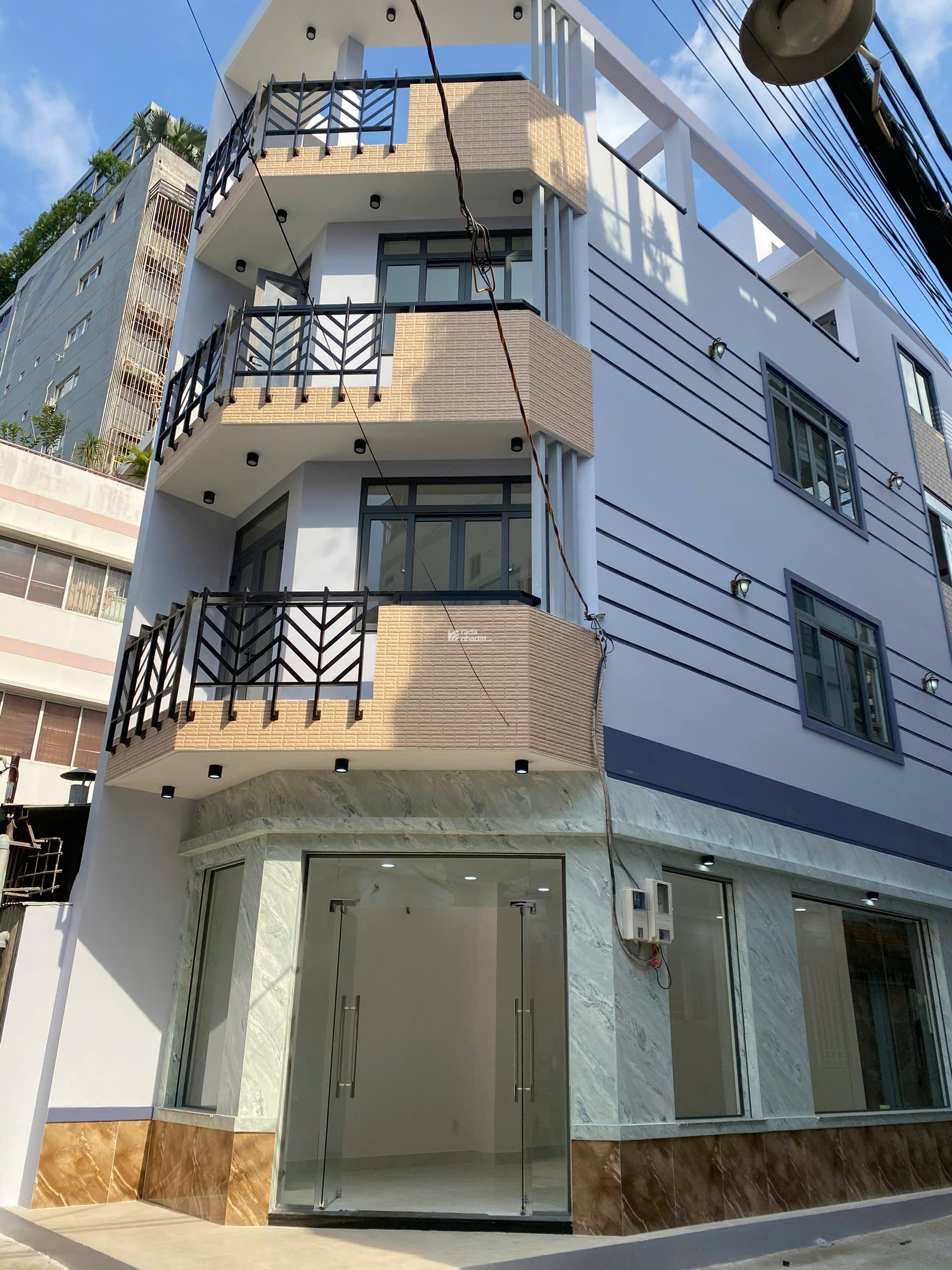 25,3 TỶ . NHÀ MỚI 4 TẦNG  THANG MÁY  ĐƯỜNG TÔN THẤT TÙNG, Q.1