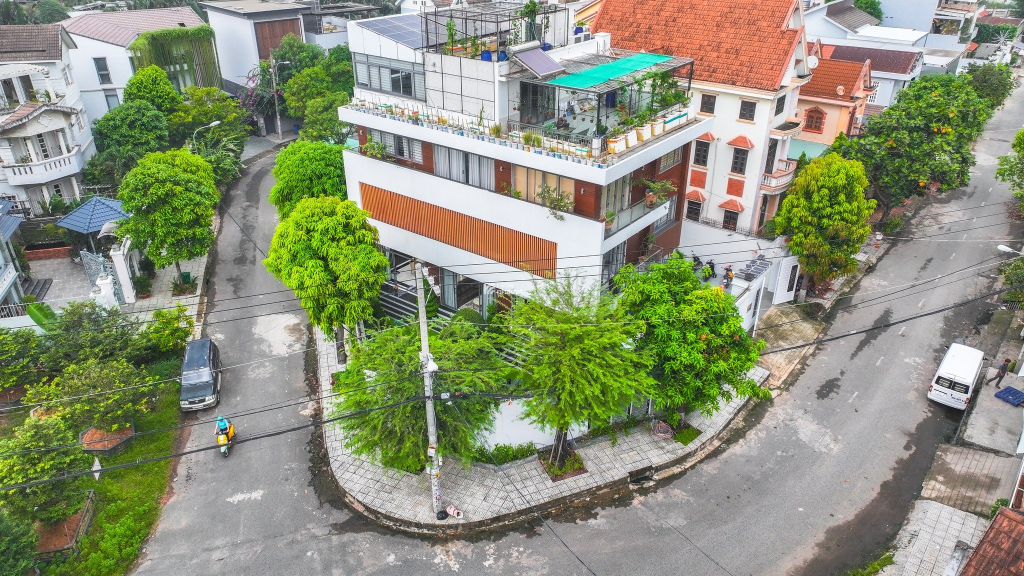 BÁN BIỆT THỰ HIỆN ĐẠI GÓC 2 MẶT TIỀN -  KHU BIỆT THỰ THẠNH XUÂN -  CÓ PHÒNG GYM, HẦM RƯỢU, HẦM XE