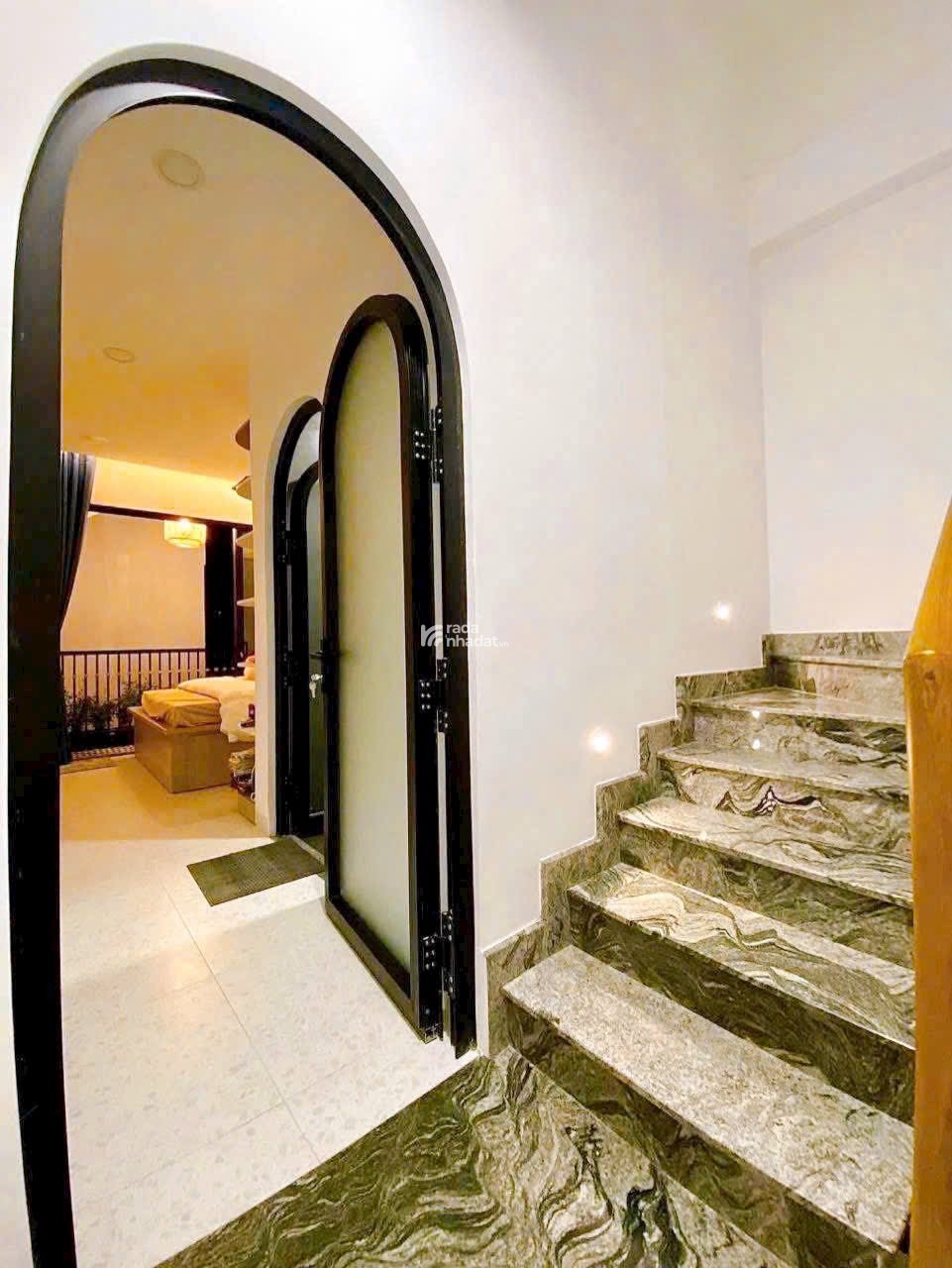 KÈO THƠM Q4, NHÀ 3 TẦNG SÂN THƯỢNG, KHU HIỆN HỮU Ở NGAY!