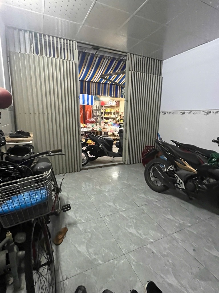 KHU NHÀ HIẾM BÁN LẠC LONG QUÂN- 3 TẦNG XE HƠI THÔNG TỨ TUNG