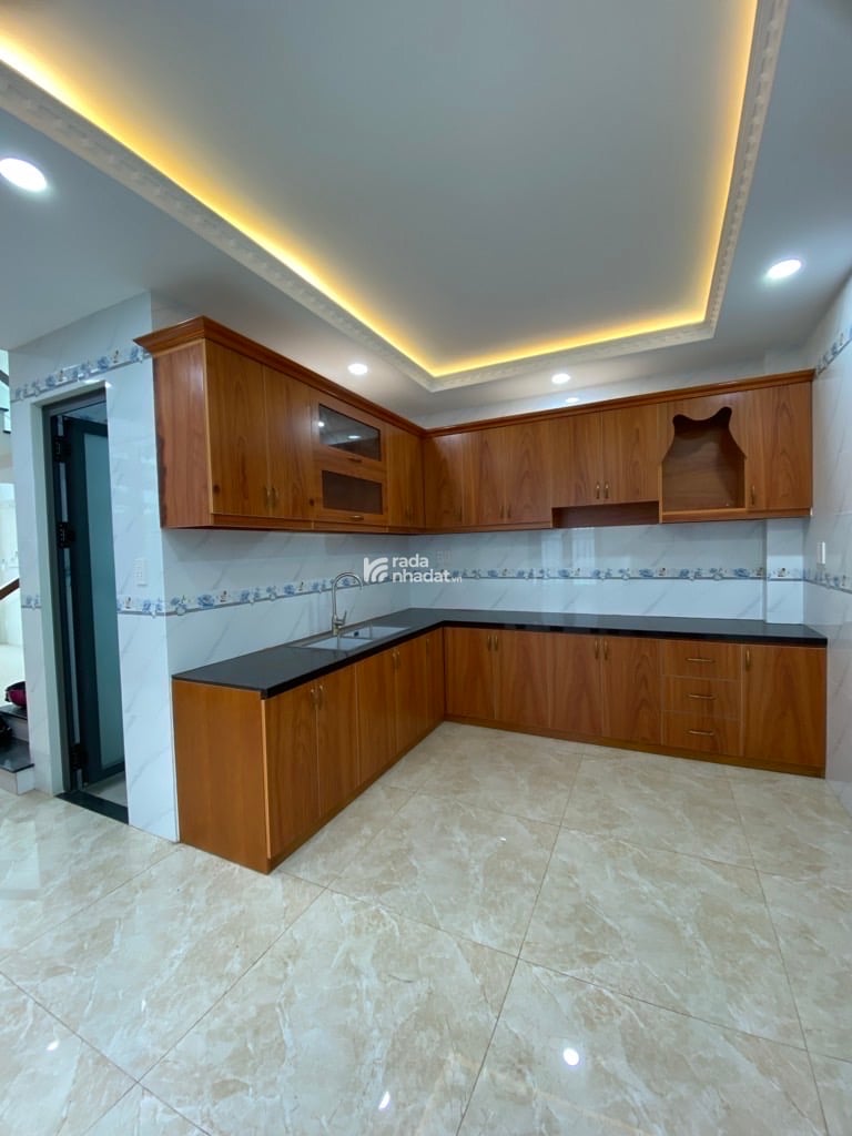 Nhà xây mới chưa sử dụng, 5 tầng gồm 1 Trệt, 1 Lửng, 3 lầu. Tổng 6 phòng ngủ, có thể thêm 1 phòng m