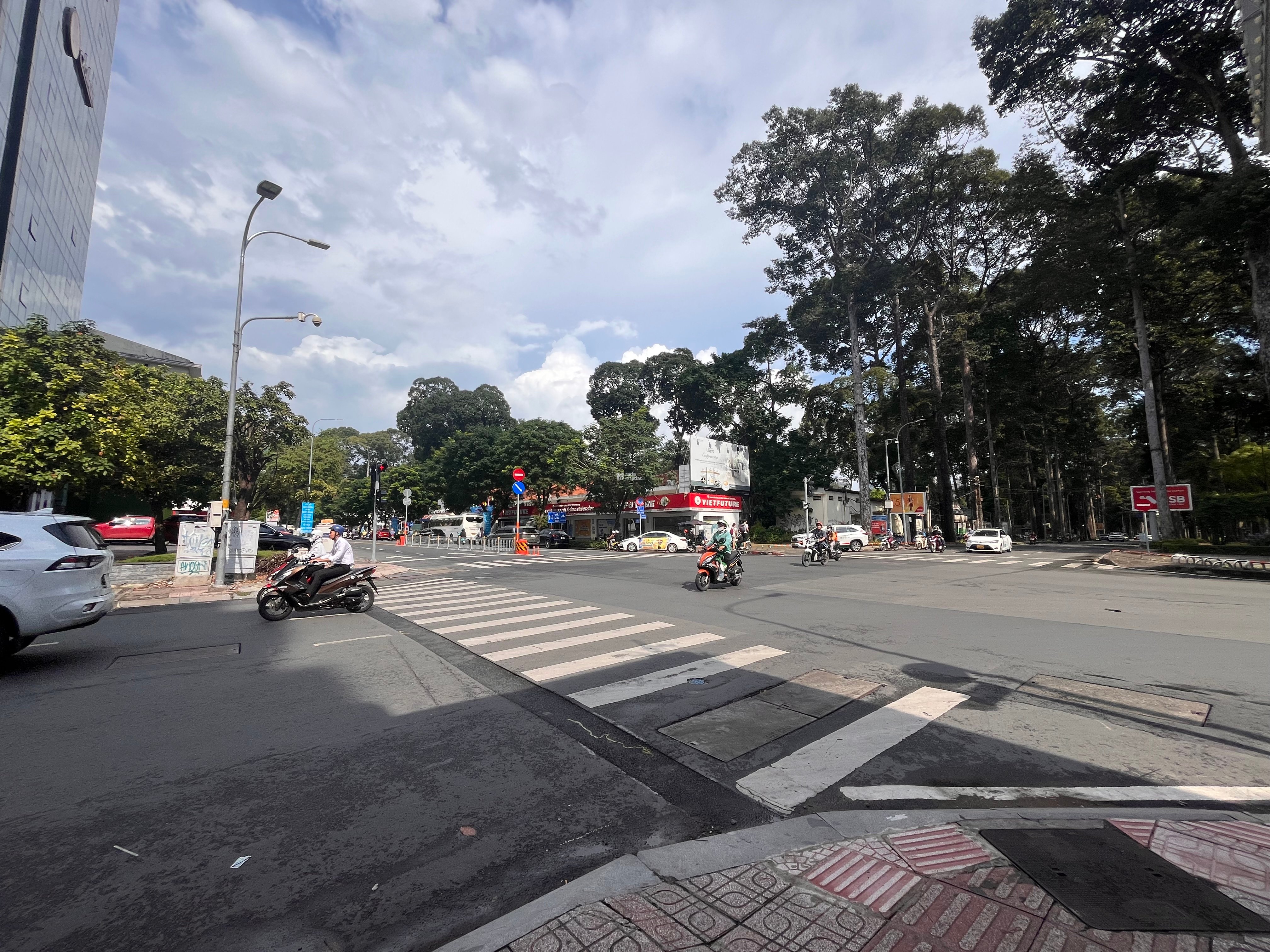 CĂN GÓC 2 MẶT TIỀN 51M2 NGUYỄN THỊ MINH KHAI Q.3, VỊ TRÍ VÀNG