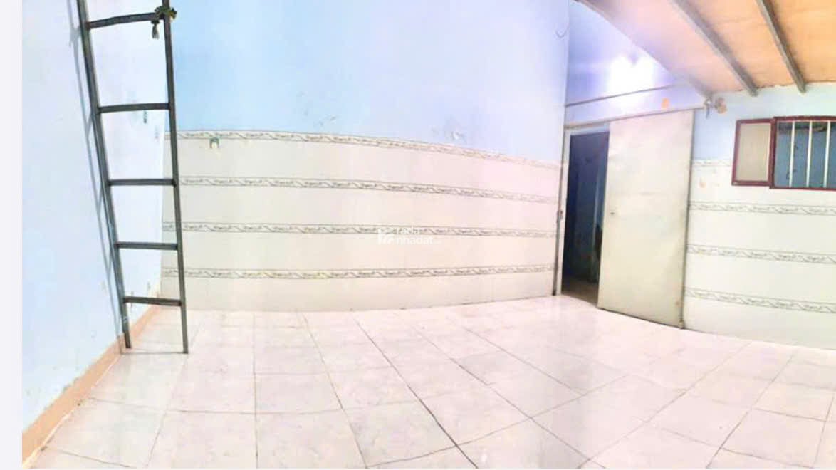 Đến xem phòng máy lạnh, có thang máy. Giá phòng dao động từ 2tr2 -3tr3