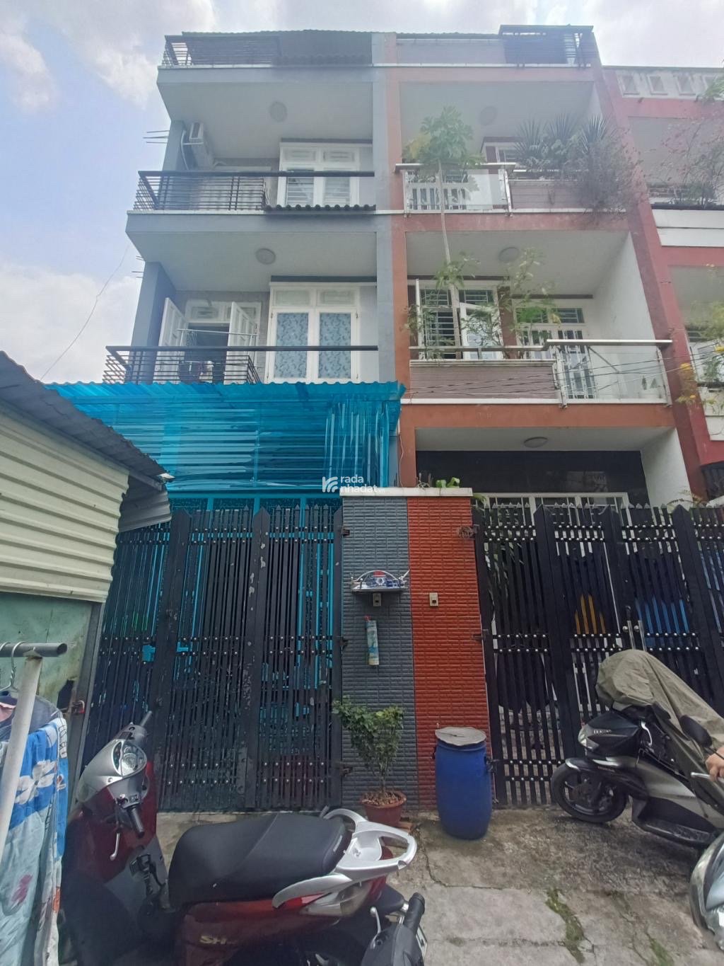 CHDV 3 tầng, 9 phòng, 140m2, thu nhập 30tr/tháng, Phước Long B, Q9!, 