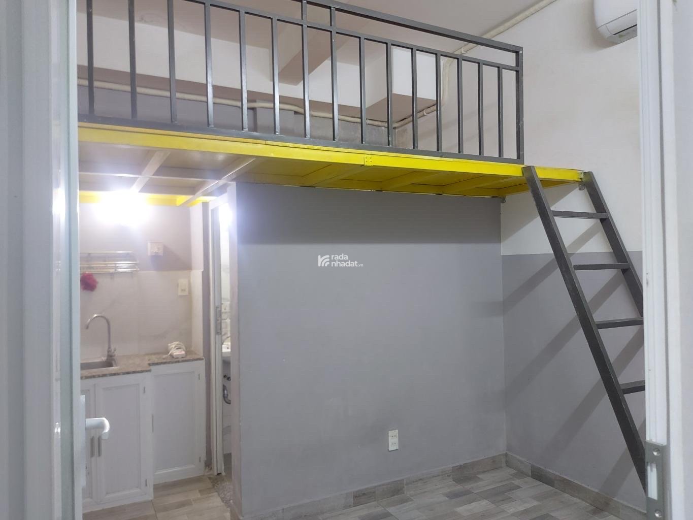 CHDV 3 tầng, 9 phòng, 140m2, thu nhập 30tr/tháng, Phước Long B, Q9!, 