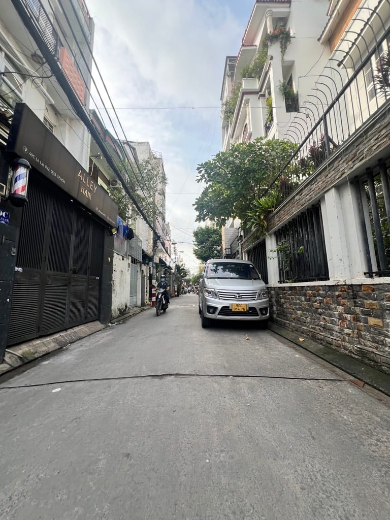 TÂN BÌNH - MẶT TIỀN KINH DOANH - NGAY KHU VIP BÀU CÁT, ĐỒNG ĐEN - 4 TẦNG - 4.6X14M (NỞ HẬU 4M8)